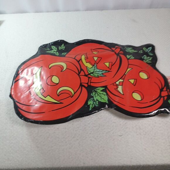 Three Smiling Pumpkins Pastic Yard or Wall Decoration Halloween Ornament - Picture 6 of 10